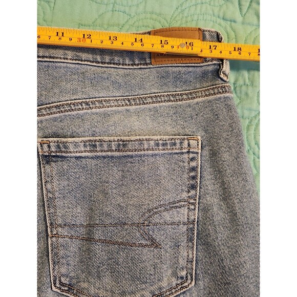 American Eagle Stretch Women's Size 14 Regular High-Rise Stretch Light Wash Jean - Picture 9 of 11
